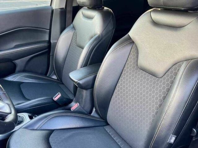 Білий Джип Compass, об'ємом двигуна 2.4 л та пробігом 64 тис. км за 9200 $, фото 8 на Automoto.ua