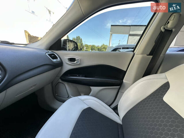 Белый Джип Компас, объемом двигателя 2.4 л и пробегом 137 тыс. км за 15500 $, фото 10 на Automoto.ua