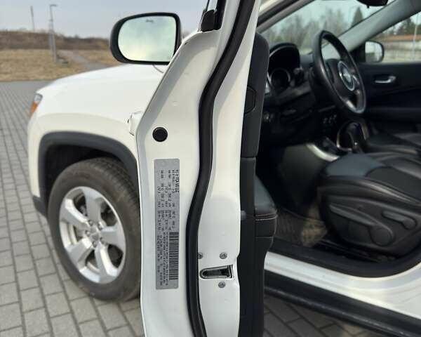 Белый Джип Компас, объемом двигателя 2.36 л и пробегом 111 тыс. км за 14900 $, фото 6 на Automoto.ua