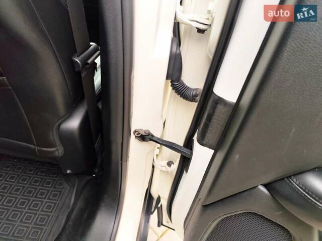 Белый Джип Компас, объемом двигателя 2.36 л и пробегом 74 тыс. км за 16250 $, фото 21 на Automoto.ua