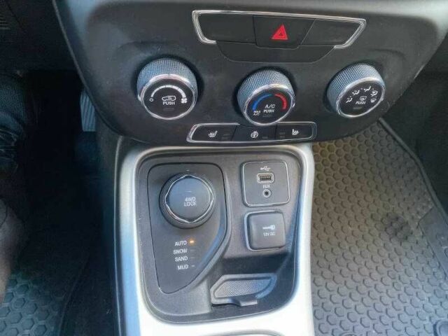 Білий Джип Compass, об'ємом двигуна 2.4 л та пробігом 89 тис. км за 9000 $, фото 10 на Automoto.ua