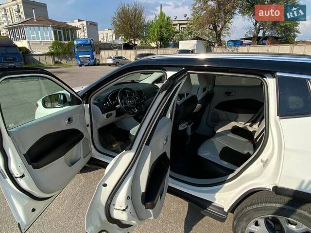 Белый Джип Компас, объемом двигателя 2.36 л и пробегом 60 тыс. км за 16300 $, фото 14 на Automoto.ua