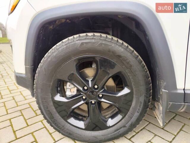 Белый Джип Компас, объемом двигателя 2.36 л и пробегом 74 тыс. км за 16250 $, фото 20 на Automoto.ua