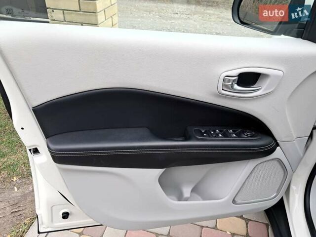 Белый Джип Компас, объемом двигателя 2.36 л и пробегом 117 тыс. км за 14300 $, фото 9 на Automoto.ua