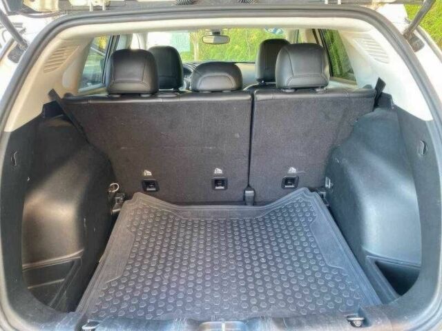 Білий Джип Compass, об'ємом двигуна 2.4 л та пробігом 89 тис. км за 9000 $, фото 13 на Automoto.ua