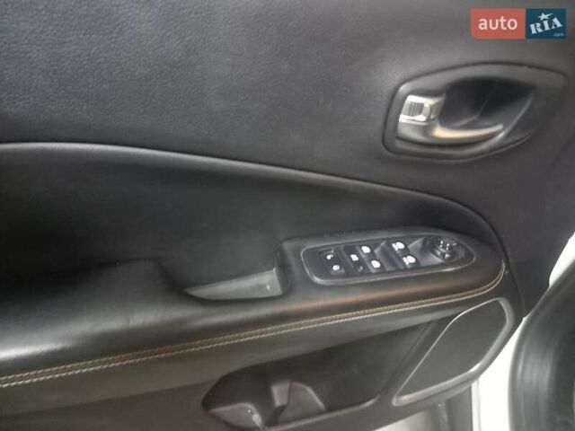 Белый Джип Компас, объемом двигателя 2.36 л и пробегом 111 тыс. км за 14900 $, фото 3 на Automoto.ua