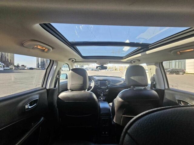 Білий Джип Compass, об'ємом двигуна 2.4 л та пробігом 34 тис. км за 10700 $, фото 10 на Automoto.ua