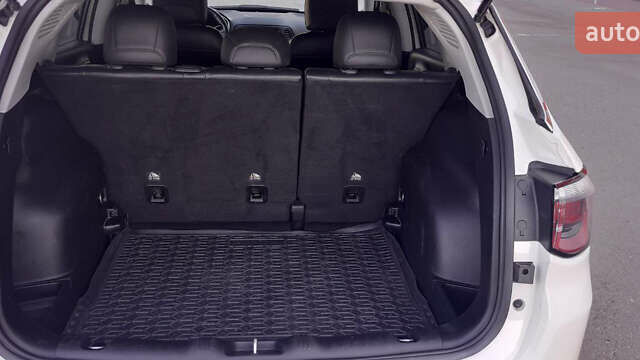 Білий Джип Compass, об'ємом двигуна 2.36 л та пробігом 53 тис. км за 15500 $, фото 7 на Automoto.ua