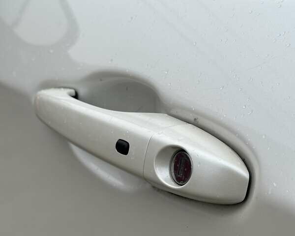 Белый Джип Компас, объемом двигателя 2.4 л и пробегом 101 тыс. км за 16800 $, фото 6 на Automoto.ua