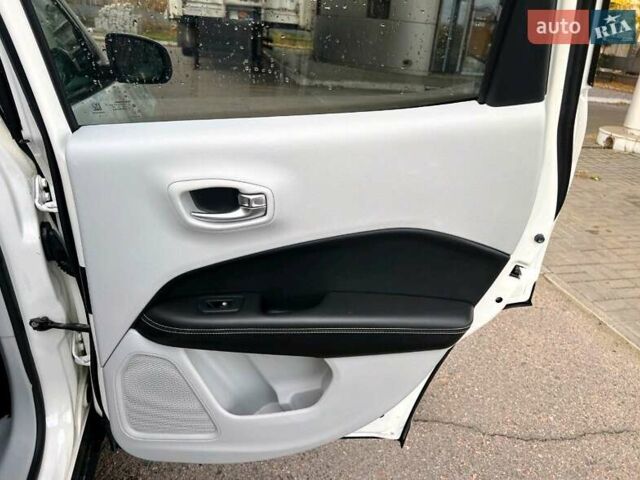 Белый Джип Компас, объемом двигателя 2.36 л и пробегом 117 тыс. км за 14900 $, фото 11 на Automoto.ua