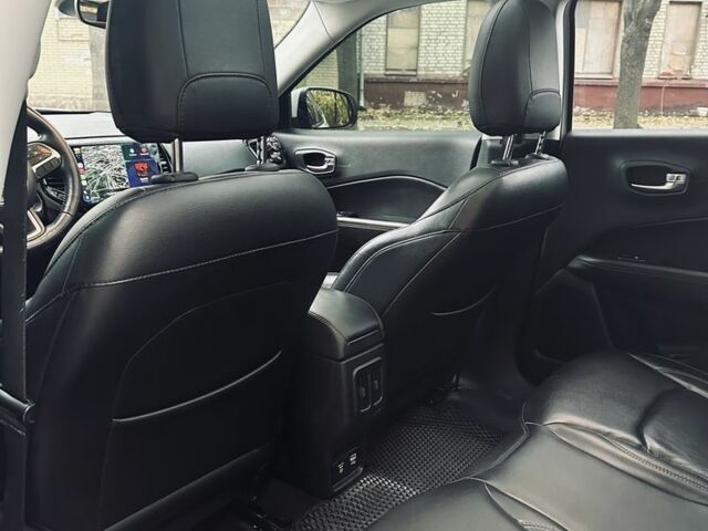 Джип Компас 2018 в Харькове на Automoto.ua Белый Джип Компас, объемом двигателя 2.4 л и пробегом 153 тыс. км за 15500 $, фото 6 на Automoto.ua