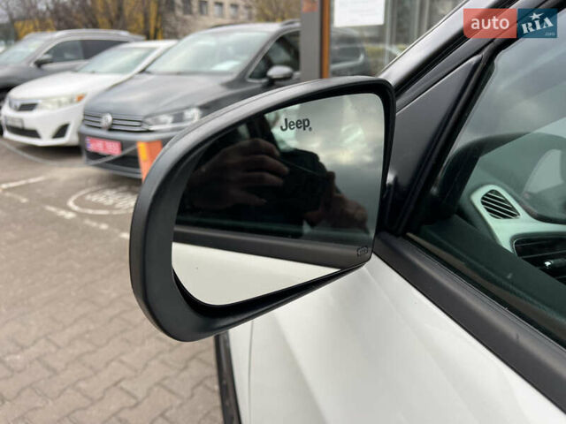 Белый Джип Компас, объемом двигателя 2.36 л и пробегом 73 тыс. км за 10500 $, фото 15 на Automoto.ua