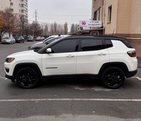 Белый Джип Компас, объемом двигателя 2.4 л и пробегом 131 тыс. км за 15200 $, фото 5 на Automoto.ua