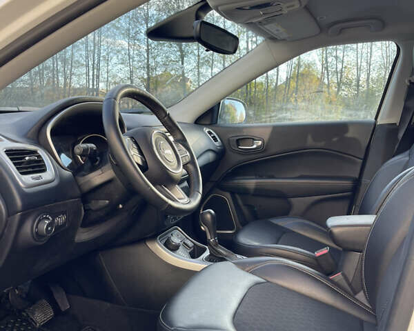 Белый Джип Компас, объемом двигателя 2.4 л и пробегом 47 тыс. км за 14900 $, фото 13 на Automoto.ua