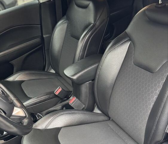 Белый Джип Компас, объемом двигателя 2.4 л и пробегом 131 тыс. км за 15200 $, фото 10 на Automoto.ua