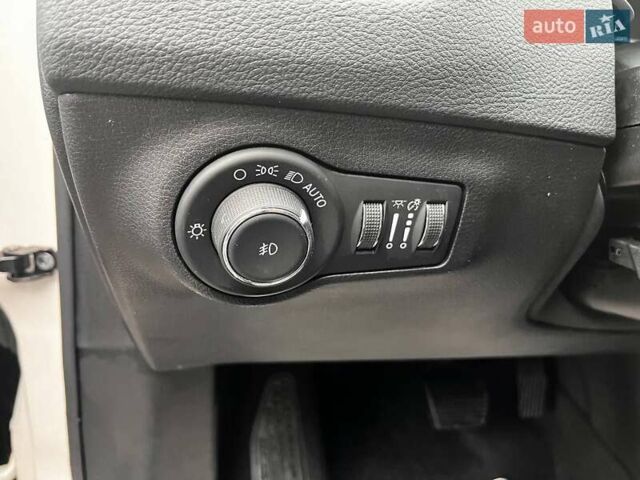 Белый Джип Компас, объемом двигателя 2.4 л и пробегом 225 тыс. км за 10700 $, фото 13 на Automoto.ua