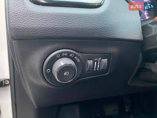 Білий Джип Compass, об'ємом двигуна 2.36 л та пробігом 91 тис. км за 15700 $, фото 13 на Automoto.ua