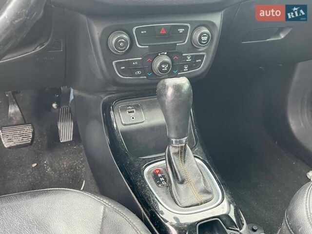 Белый Джип Компас, объемом двигателя 2.4 л и пробегом 227 тыс. км за 8200 $, фото 11 на Automoto.ua