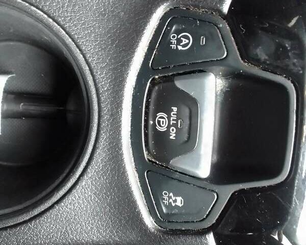 Белый Джип Компас, объемом двигателя 2.36 л и пробегом 180 тыс. км за 14800 $, фото 14 на Automoto.ua