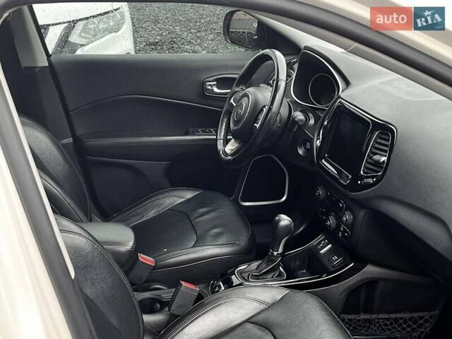 Белый Джип Компас, объемом двигателя 2.4 л и пробегом 225 тыс. км за 10700 $, фото 27 на Automoto.ua
