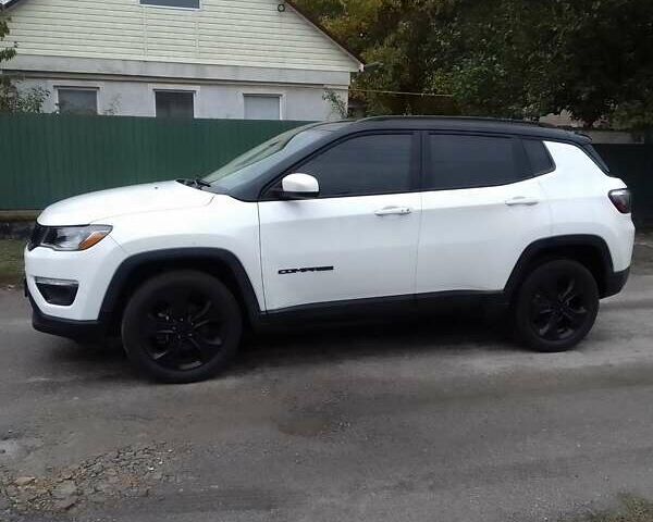 Белый Джип Компас, объемом двигателя 2.36 л и пробегом 180 тыс. км за 14800 $, фото 1 на Automoto.ua