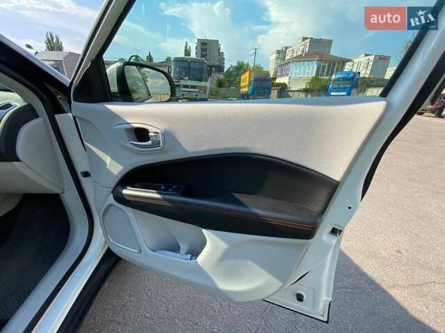 Белый Джип Компас, объемом двигателя 2.36 л и пробегом 60 тыс. км за 16300 $, фото 9 на Automoto.ua