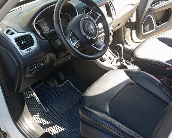 Білий Джип Compass, об'ємом двигуна 2.4 л та пробігом 64 тис. км за 14500 $, фото 9 на Automoto.ua