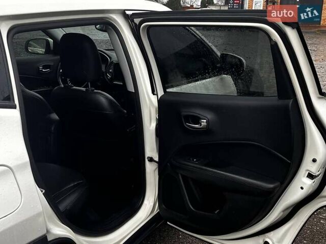 Белый Джип Компас, объемом двигателя 2.4 л и пробегом 225 тыс. км за 10700 $, фото 23 на Automoto.ua