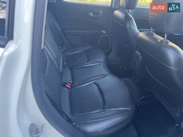 Білий Джип Compass, об'ємом двигуна 2.36 л та пробігом 117 тис. км за 16350 $, фото 31 на Automoto.ua