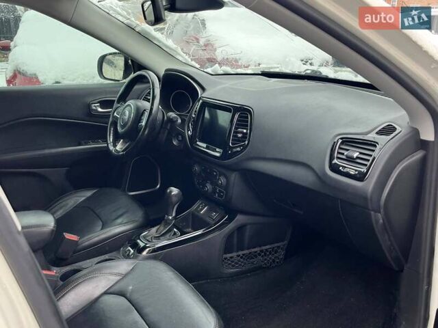 Белый Джип Компас, объемом двигателя 2.4 л и пробегом 227 тыс. км за 8200 $, фото 16 на Automoto.ua