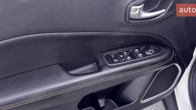 Білий Джип Compass, об'ємом двигуна 2.36 л та пробігом 53 тис. км за 15500 $, фото 12 на Automoto.ua