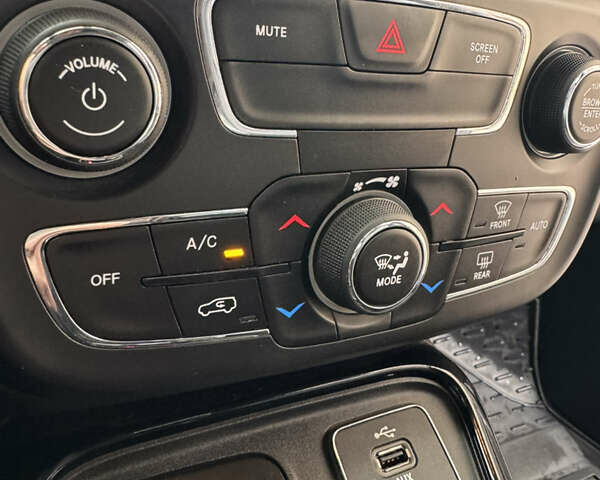 Белый Джип Компас, объемом двигателя 2.36 л и пробегом 84 тыс. км за 13200 $, фото 26 на Automoto.ua