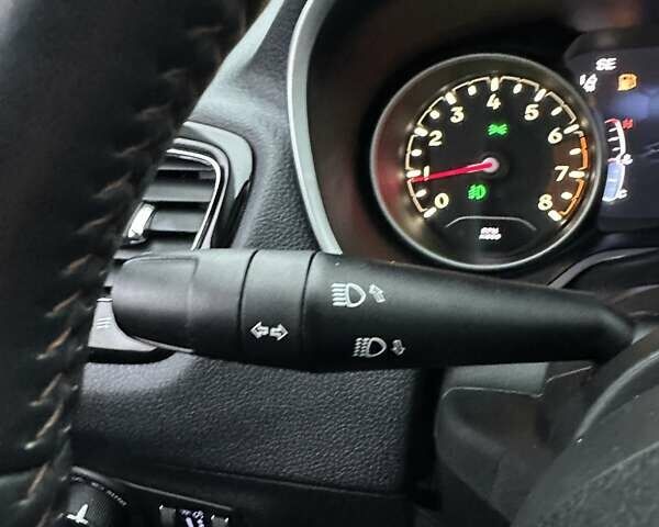 Белый Джип Компас, объемом двигателя 2.4 л и пробегом 101 тыс. км за 16800 $, фото 32 на Automoto.ua