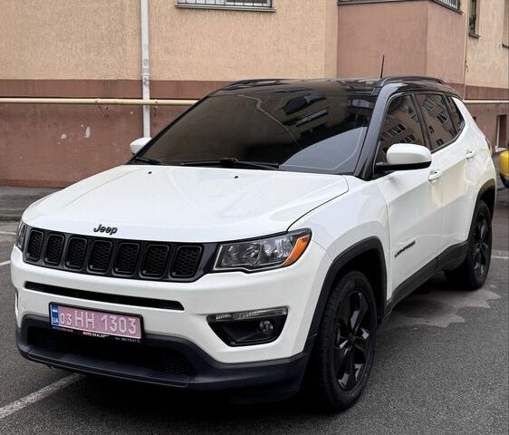 Белый Джип Компас, объемом двигателя 2.4 л и пробегом 131 тыс. км за 15200 $, фото 6 на Automoto.ua