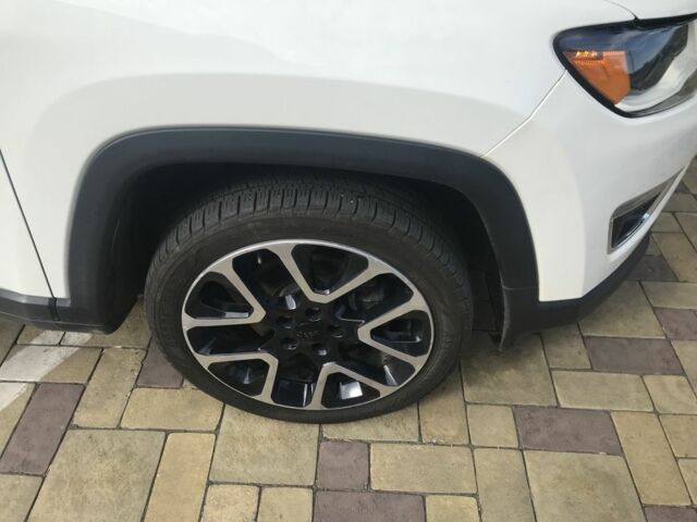 Белый Джип Компас, объемом двигателя 2.4 л и пробегом 73 тыс. км за 15500 $, фото 3 на Automoto.ua