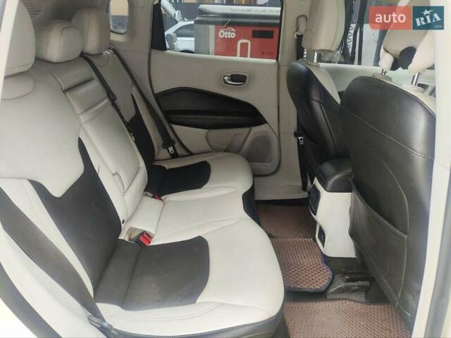 Білий Джип Compass, об'ємом двигуна 2.36 л та пробігом 178 тис. км за 15800 $, фото 7 на Automoto.ua