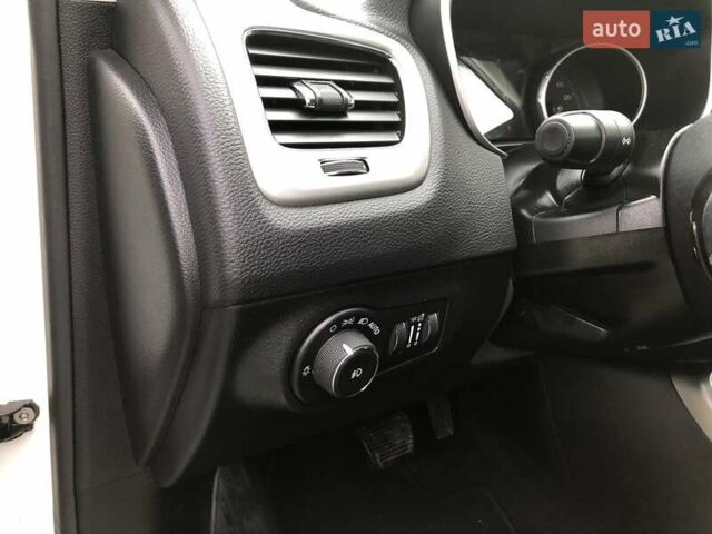 Білий Джип Compass, об'ємом двигуна 2.4 л та пробігом 52 тис. км за 15500 $, фото 20 на Automoto.ua