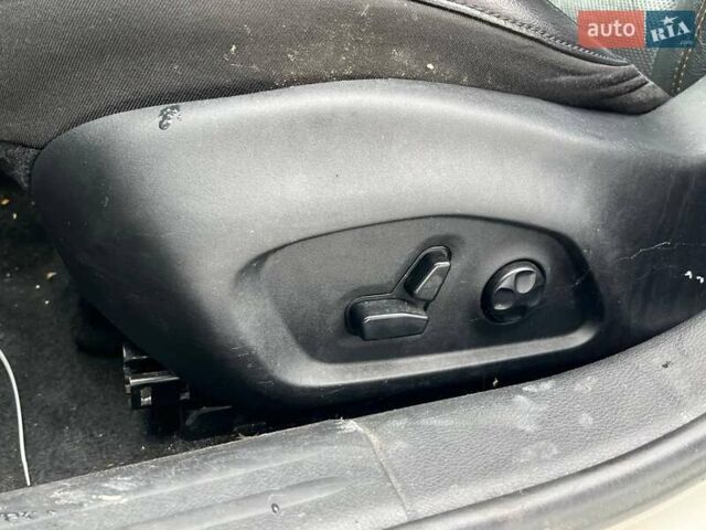 Белый Джип Компас, объемом двигателя 2.4 л и пробегом 227 тыс. км за 8200 $, фото 15 на Automoto.ua