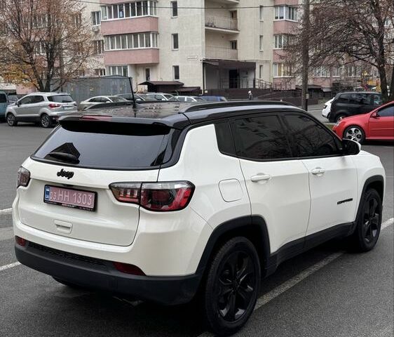 Белый Джип Компас, объемом двигателя 2.4 л и пробегом 131 тыс. км за 15200 $, фото 2 на Automoto.ua
