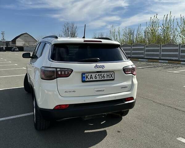 Белый Джип Компас, объемом двигателя 2.36 л и пробегом 51 тыс. км за 15999 $, фото 2 на Automoto.ua