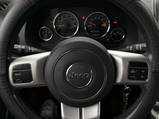 Белый Джип Компас, объемом двигателя 2 л и пробегом 190 тыс. км за 11500 $, фото 7 на Automoto.ua