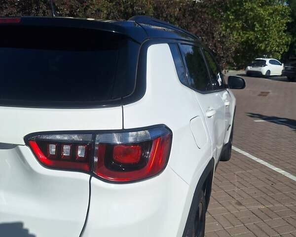 Білий Джип Compass, об'ємом двигуна 2.36 л та пробігом 180 тис. км за 13150 $, фото 11 на Automoto.ua