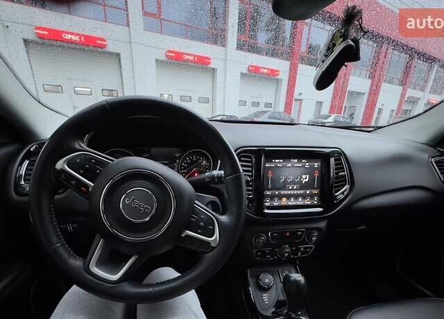 Джип Компас 2018 в Днепре (Днепропетровске) на Automoto.ua Белый Джип Компас, объемом двигателя 2.36 л и пробегом 112 тыс. км за 16300 $, фото 9 на Automoto.ua