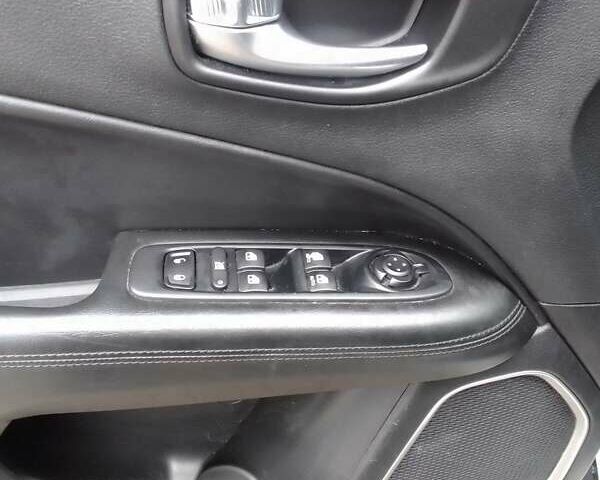 Белый Джип Компас, объемом двигателя 2.36 л и пробегом 180 тыс. км за 14800 $, фото 8 на Automoto.ua