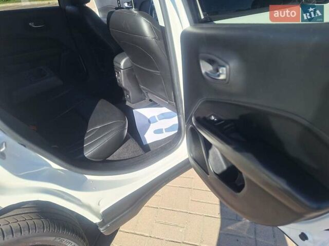 Білий Джип Compass, об'ємом двигуна 2.36 л та пробігом 180 тис. км за 13150 $, фото 35 на Automoto.ua