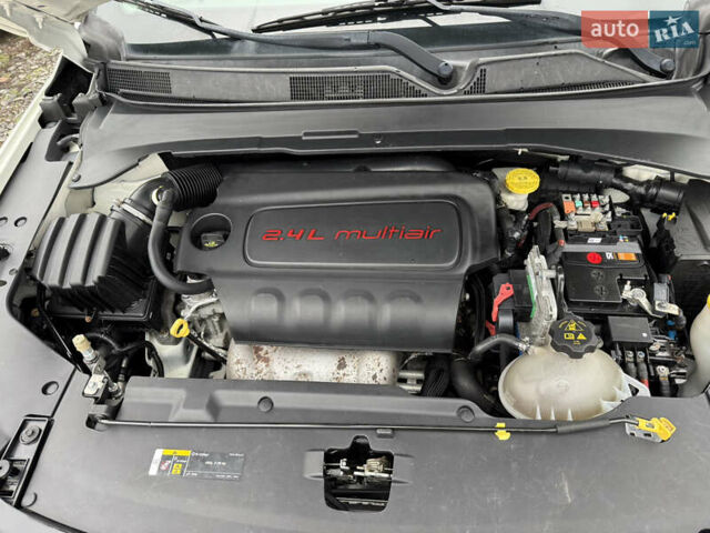 Білий Джип Compass, об'ємом двигуна 2.4 л та пробігом 172 тис. км за 14000 $, фото 16 на Automoto.ua