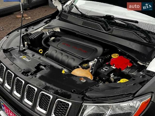 Белый Джип Компас, объемом двигателя 2.4 л и пробегом 225 тыс. км за 10700 $, фото 35 на Automoto.ua