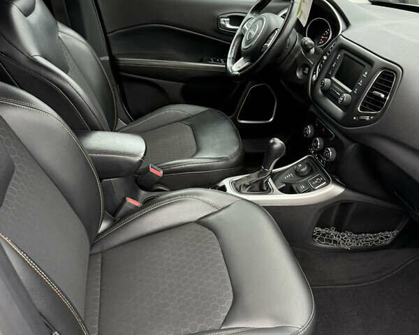 Білий Джип Compass, об'ємом двигуна 2.4 л та пробігом 172 тис. км за 14000 $, фото 8 на Automoto.ua