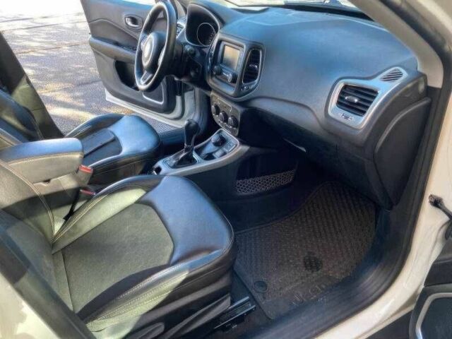 Білий Джип Compass, об'ємом двигуна 2.4 л та пробігом 89 тис. км за 9000 $, фото 15 на Automoto.ua