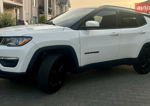 Білий Джип Compass, об'ємом двигуна 2.36 л та пробігом 106 тис. км за 15500 $, фото 2 на Automoto.ua